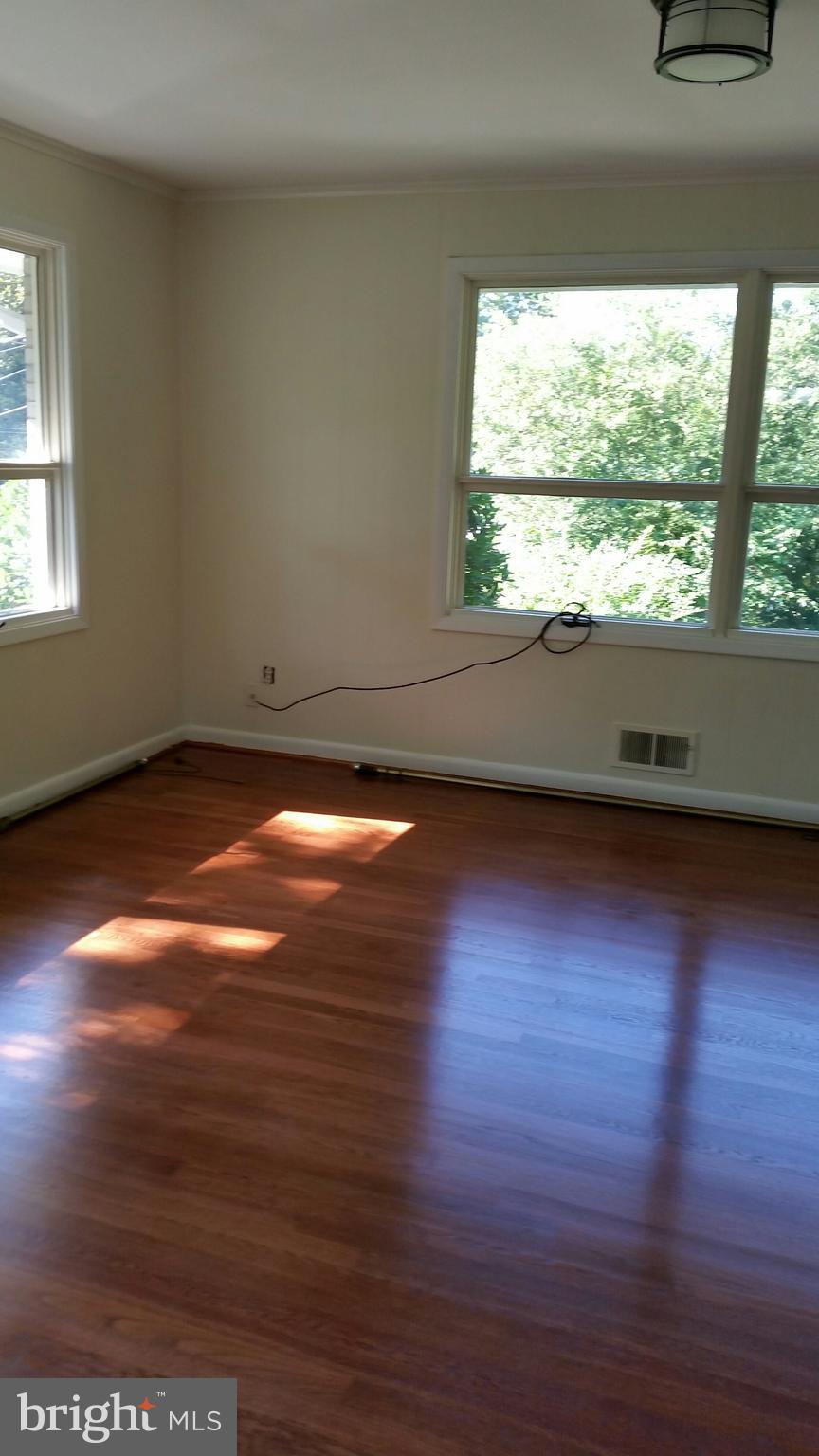 5909 Lenox Road Bethesda, MD 20817 - Photo 15 of 41