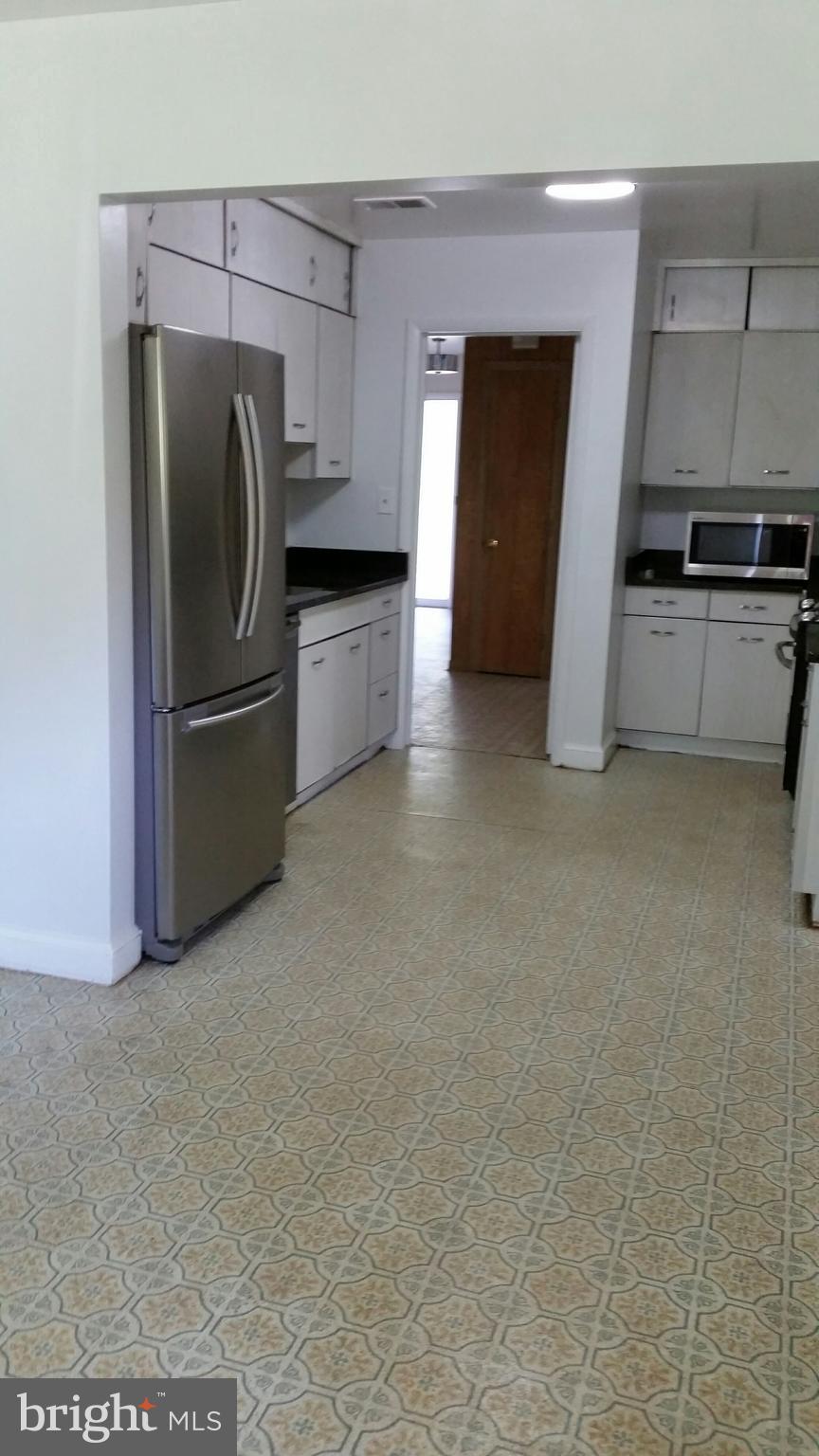 5909 Lenox Road Bethesda, MD 20817 - Photo 16 of 41