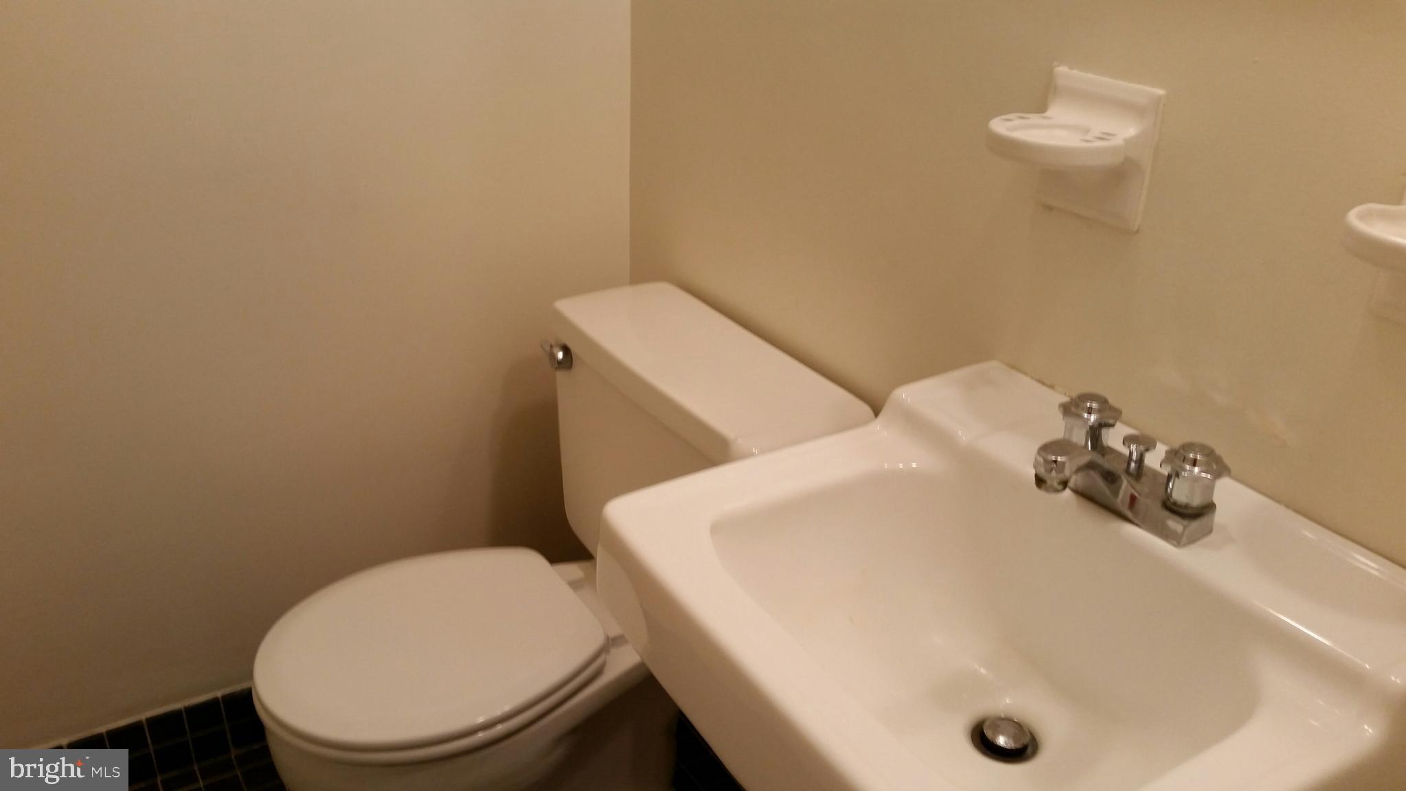 5909 Lenox Road Bethesda, MD 20817 - Photo 40 of 41