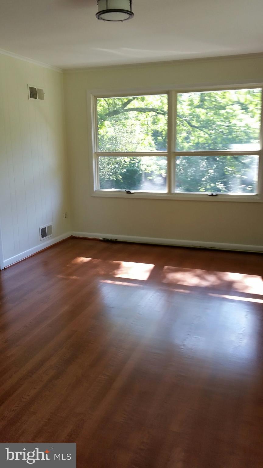 5909 Lenox Road Bethesda, MD 20817 - Photo 8 of 41