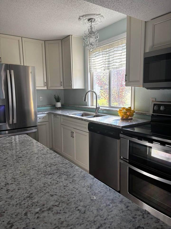 304 Cedar Lane Montevideo, MN 56265 - Photo 4 of 16