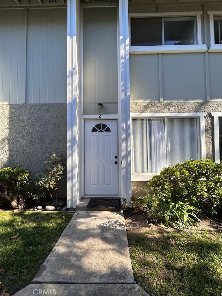 a view of a pathway of a house