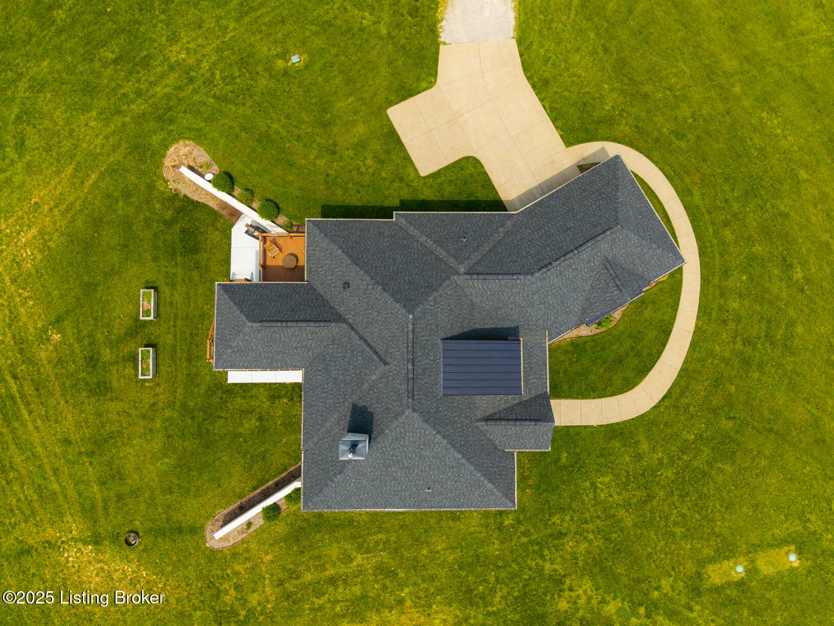 1660 Cropper Road Shelbyville, KY 40065 - Photo 39 of 61 DJI_20250419133747_0336_D