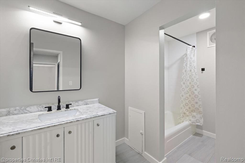 4921 Crooks Road, Unit N 3 Royal Oak, MI 48073 - Photo 14 of 17 Gallery Image 14
