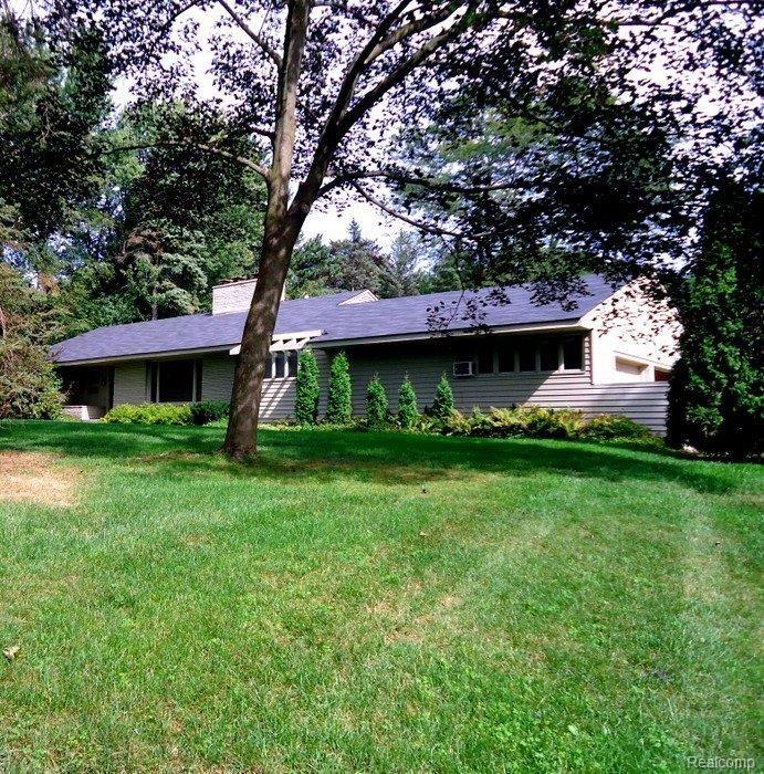 4575 Charing Cross Road Bloomfield Hills, MI 48304 - Photo 1 of 18 charing cross view of front.JPG