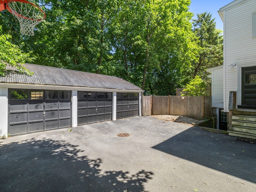 12 Appleby Road, Unit 2L Wellesley, MA 02482 - Photo 22 of 23