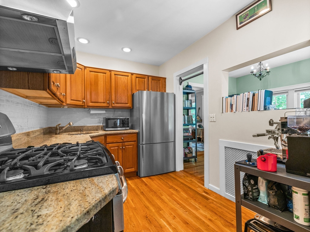 12 Appleby Road, Unit 2L Wellesley, MA 02482 - Photo 10 of 23