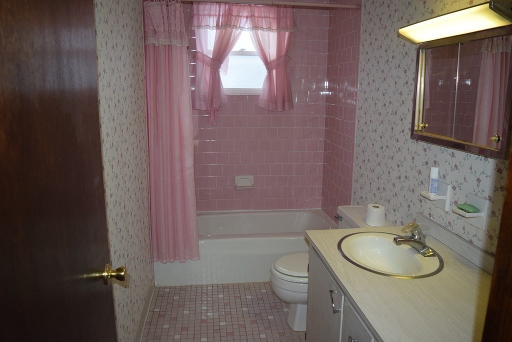 606 Prospect Street Fall River, MA 02720 - Photo 6 of 22 Gallery Image 6