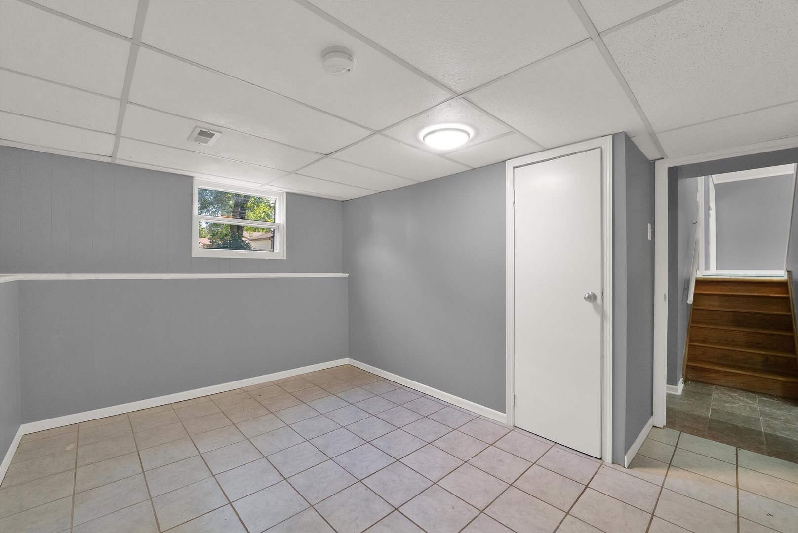 7133 Edgebrook Lane Hanover Park, IL 60133 - Photo 21 of 26 a view of an empty room and window