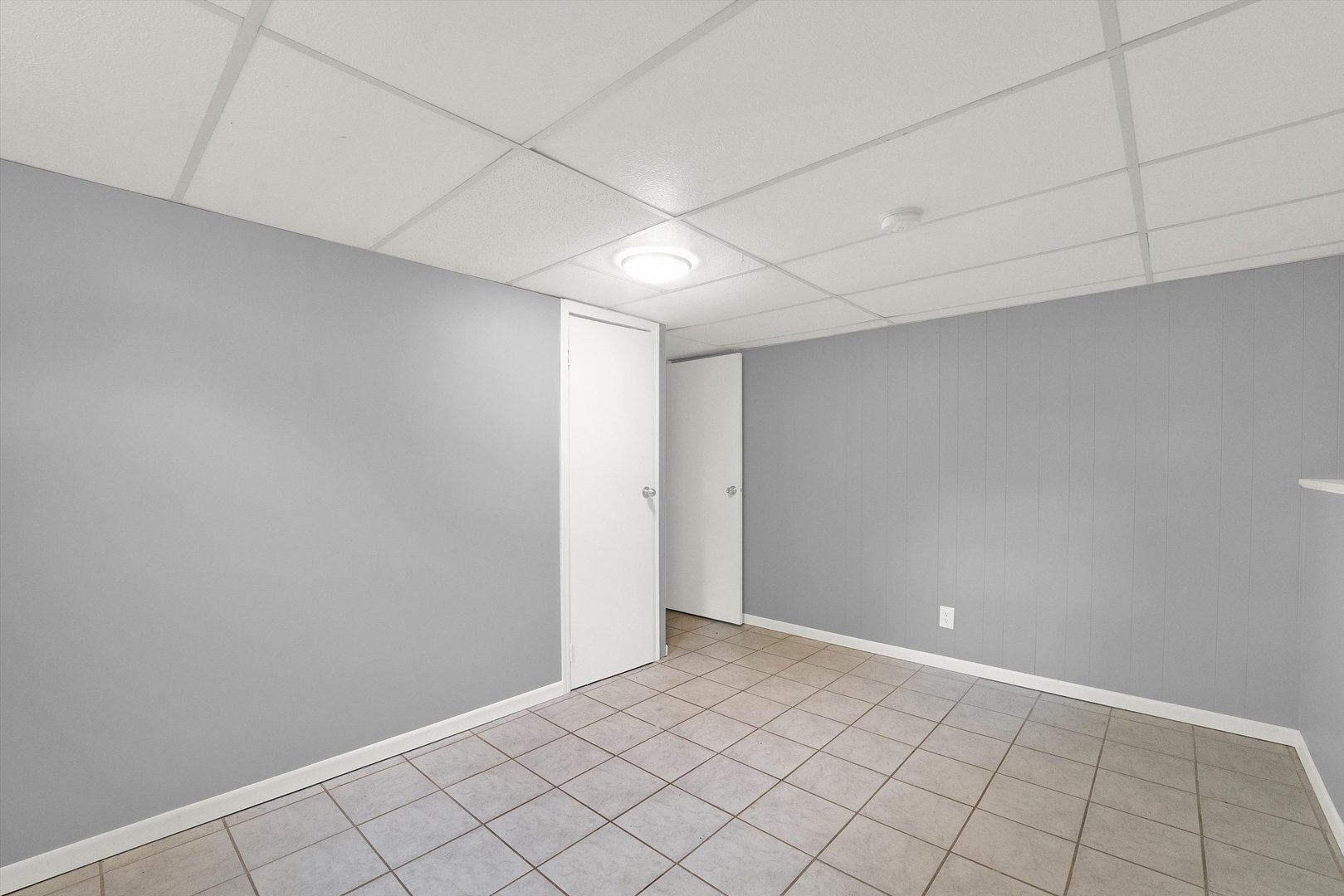 7133 Edgebrook Lane Hanover Park, IL 60133 - Photo 22 of 26 a view of an empty room