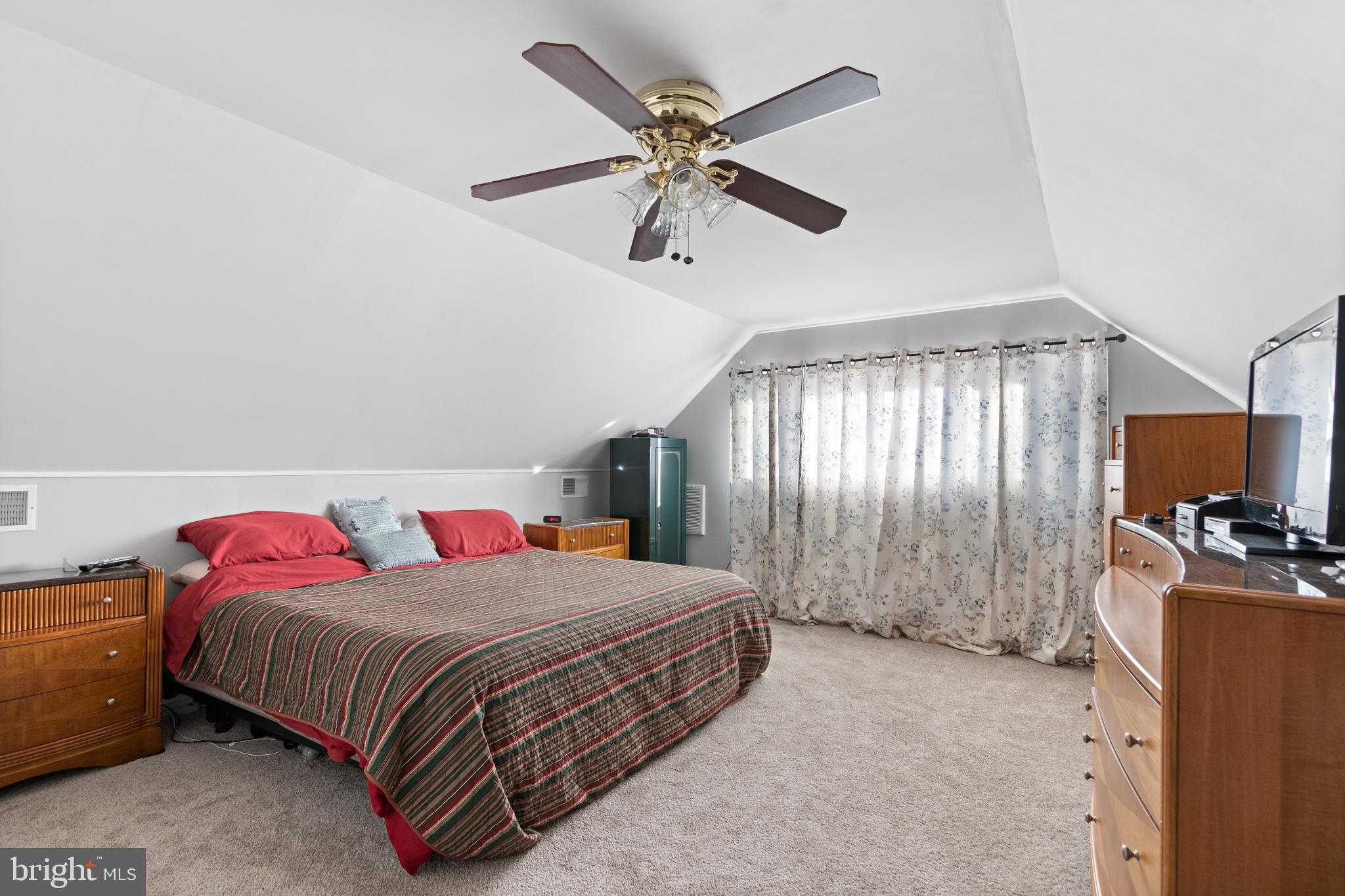 2 Quest Road Levittown, PA 19057 - Photo 14 of 19 2nd Floor Master Bedroom