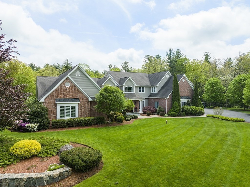 10 Sheffield Street Windham, NH 03087 - Photo 2 of 42 Gallery Image 2