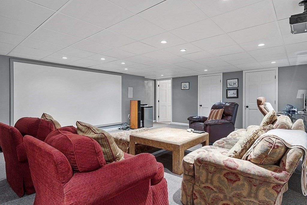 10 Sheffield Street Windham, NH 03087 - Photo 32 of 42 Gallery Image 32