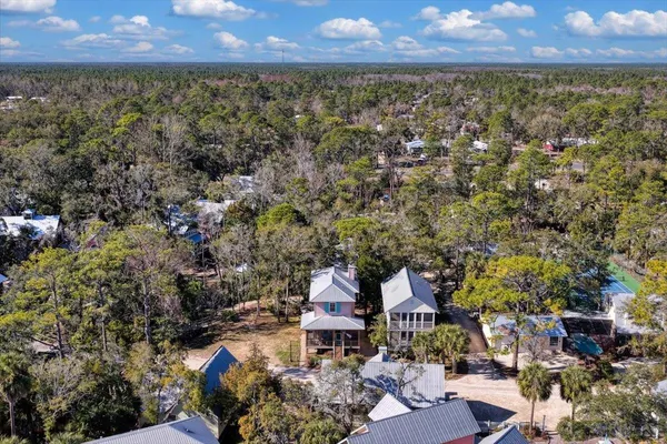 $489,000 | 305 Northeast Winslow Street, Steinhatchee, FL 32359