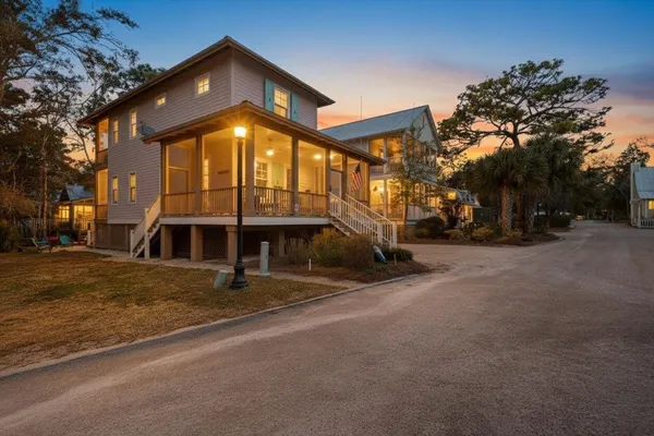 $489,000 | 305 Northeast Winslow Street, Steinhatchee, FL 32359