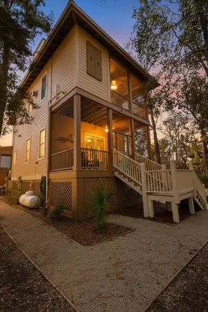 $489,000 | 305 Northeast Winslow Street, Steinhatchee, FL 32359