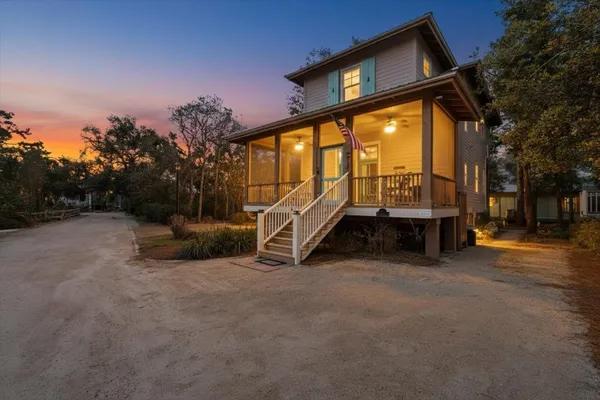 $489,000 | 305 Northeast Winslow Street, Steinhatchee, FL 32359