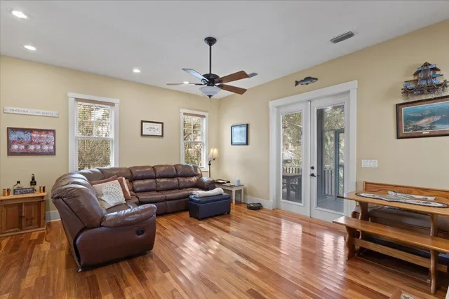 $489,000 | 305 Northeast Winslow Street, Steinhatchee, FL 32359