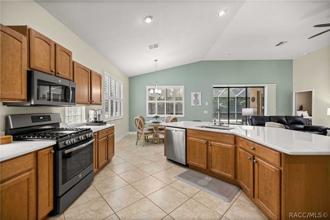 155 West Doerr Path Hernando, FL 34442 - Photo 14 of 76