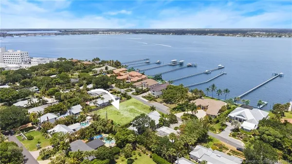 $1,450,000 | 818 Southeast Riverside Drive, Stuart, FL 34994