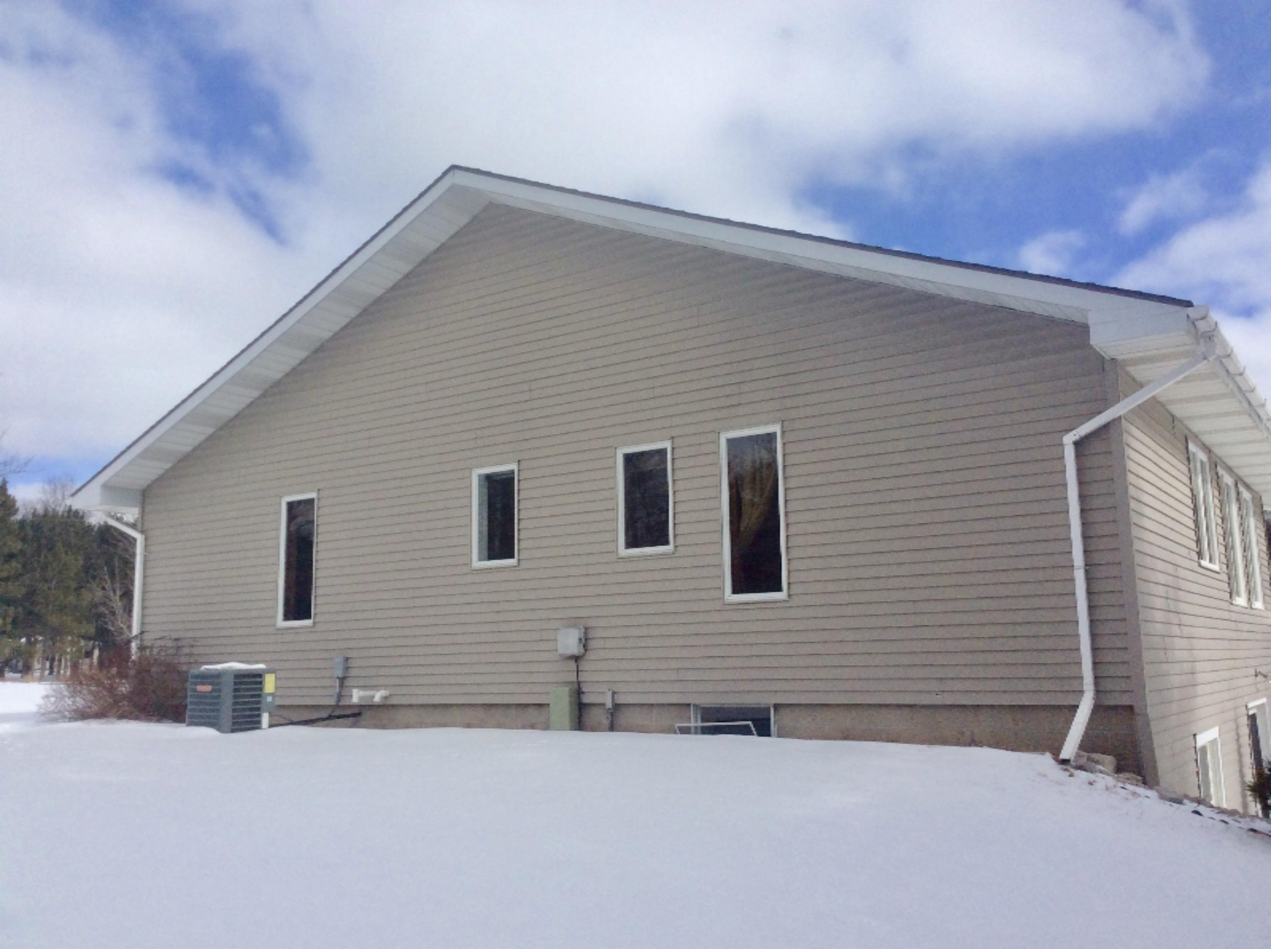 2332 Wildwood Road Manistee, MI 49660 - Photo 4 of 48 West side of Home