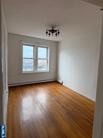 $1,600 | 511 Kearny Avenue, Unit 11, Kearny, NJ 07032