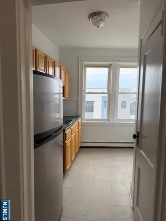 $1,600 | 511 Kearny Avenue, Unit 11, Kearny, NJ 07032
