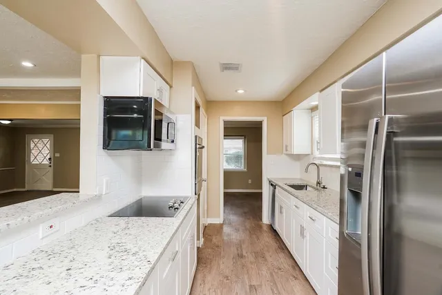 $2,090 | 5803 Old Lodge Drive, Houston, TX 77066