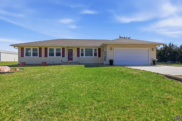 $494,500 | 6444 Southeast Paulen Road, Berryton, KS 66409