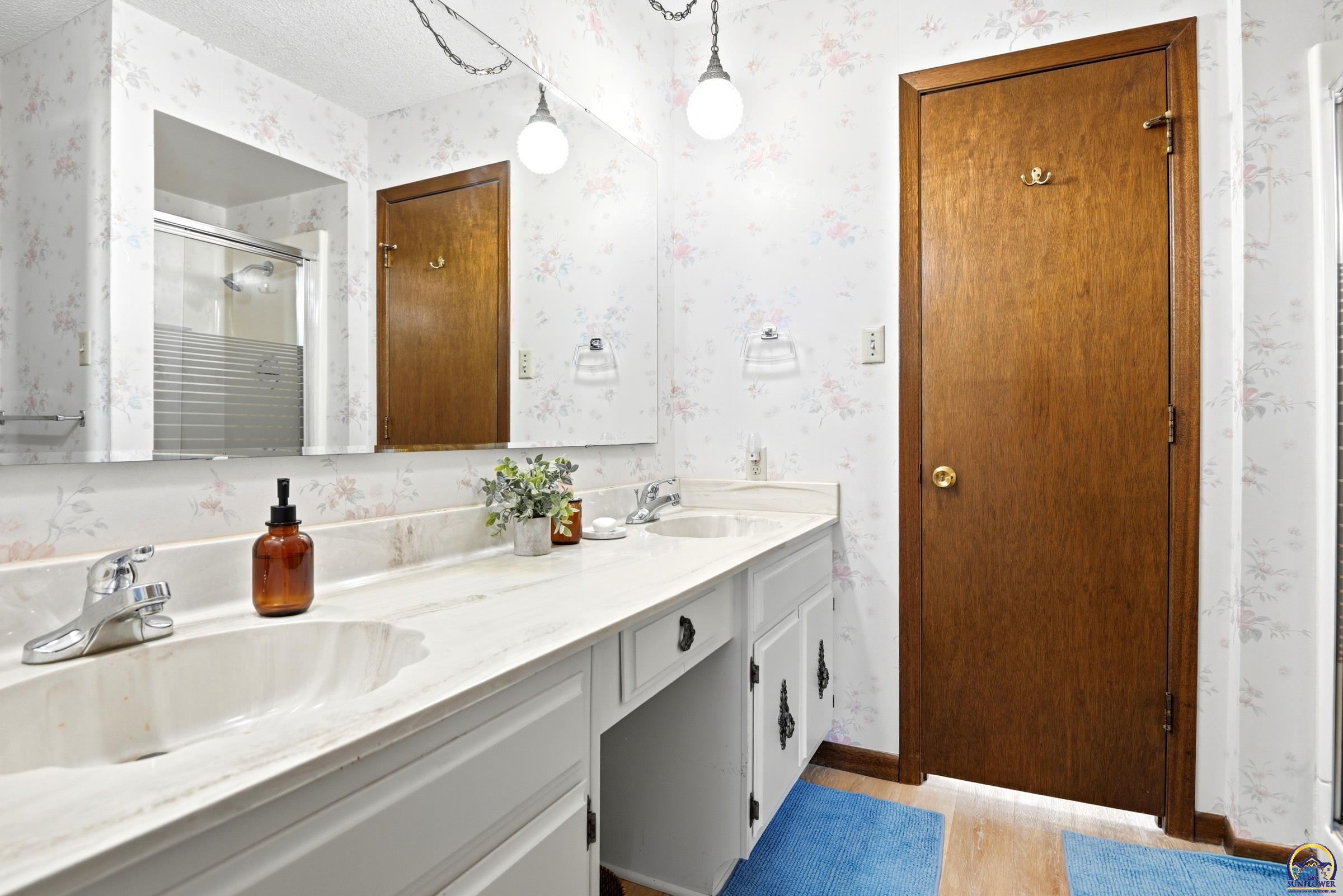 6444 Southeast Paulen Road Berryton, KS 66409 - Photo 11 of 34