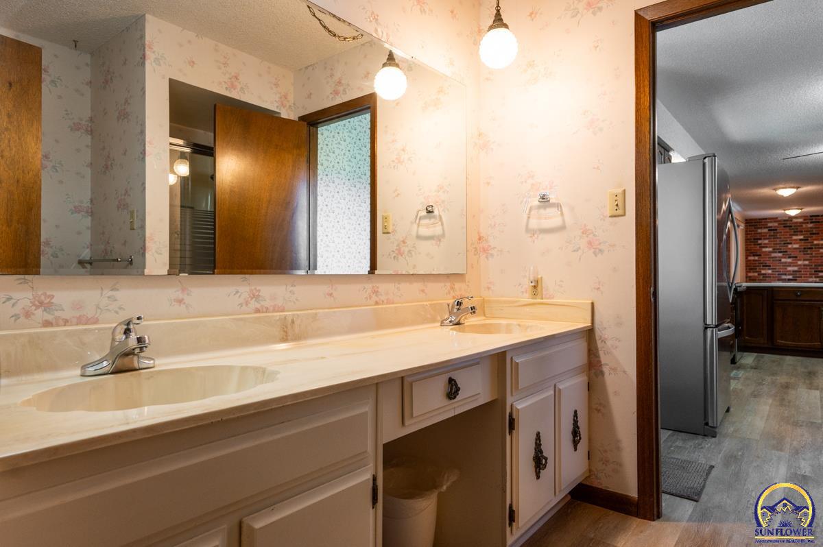 6444 Southeast Paulen Road Berryton, KS 66409 - Photo 15 of 36