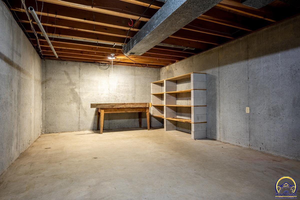 6444 Southeast Paulen Road Berryton, KS 66409 - Photo 24 of 34