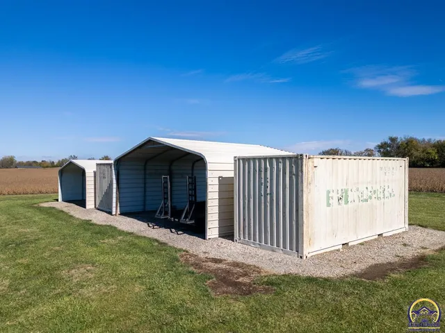 $499,000 | 6444 Southeast Paulen Road, Berryton, KS 66409