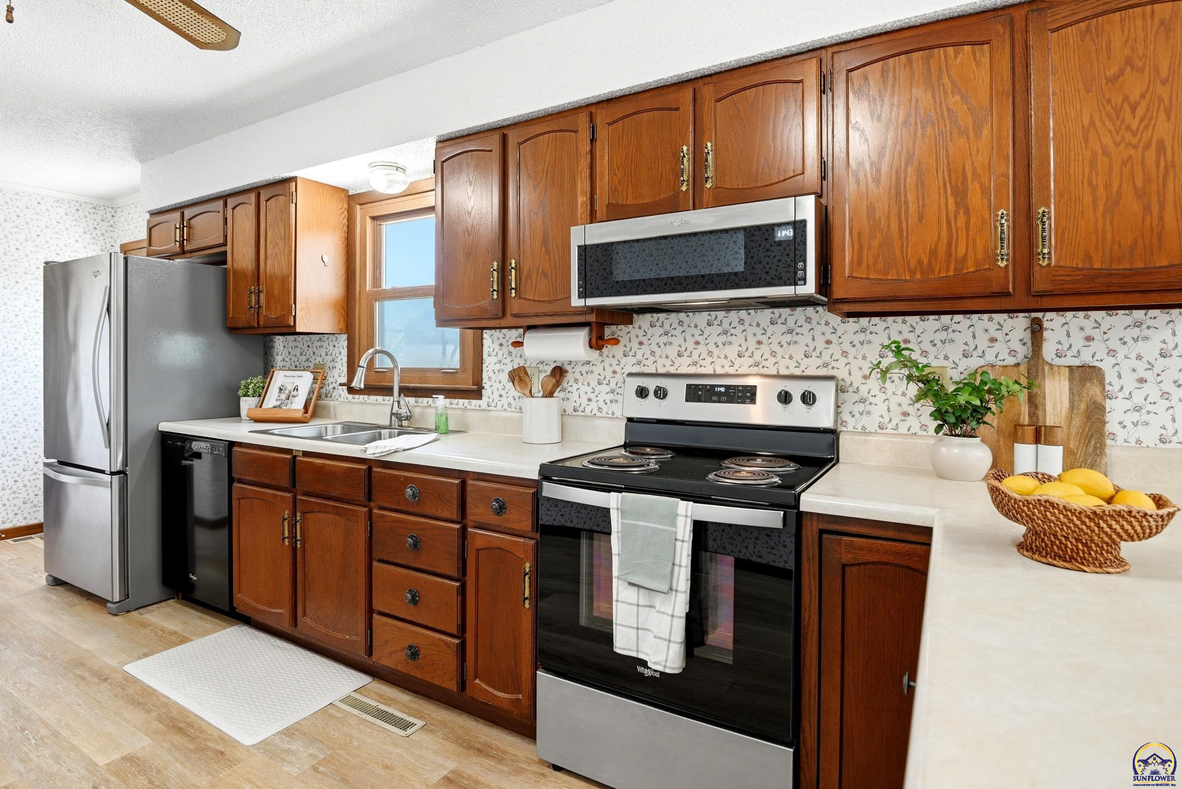 6444 Southeast Paulen Road Berryton, KS 66409 - Photo 5 of 33