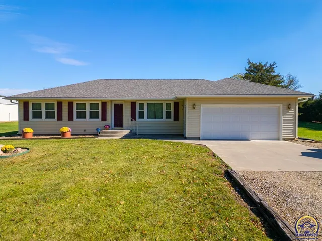 $499,000 | 6444 Southeast Paulen Road, Berryton, KS 66409