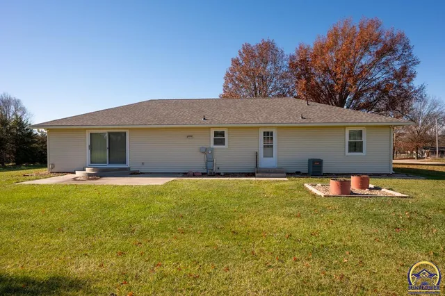 $499,000 | 6444 Southeast Paulen Road, Berryton, KS 66409