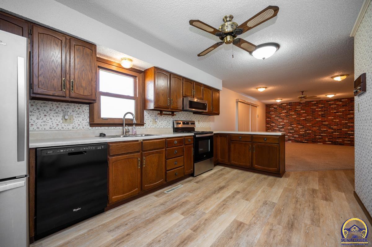 6444 Southeast Paulen Road Berryton, KS 66409 - Photo 8 of 36