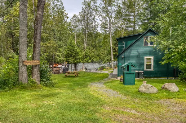 $549,000 | 12 Blackberry Lane, Oquossoc, ME 04964