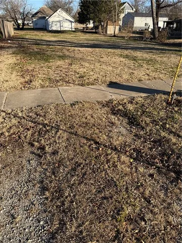 $12,000 | 1014 Bridge Street, Humboldt, KS 66748