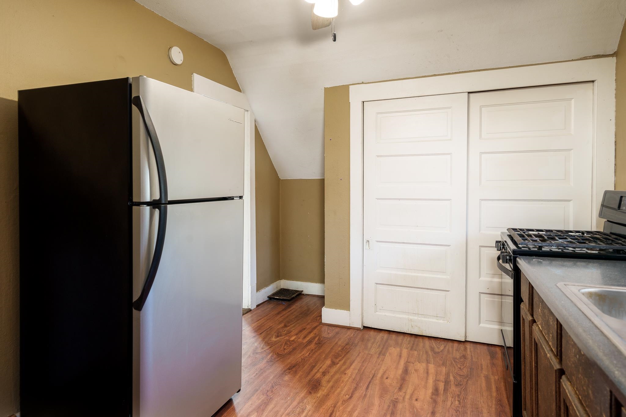 1123 Portland Avenue Beloit, WI 53511 - Photo 16 of 20