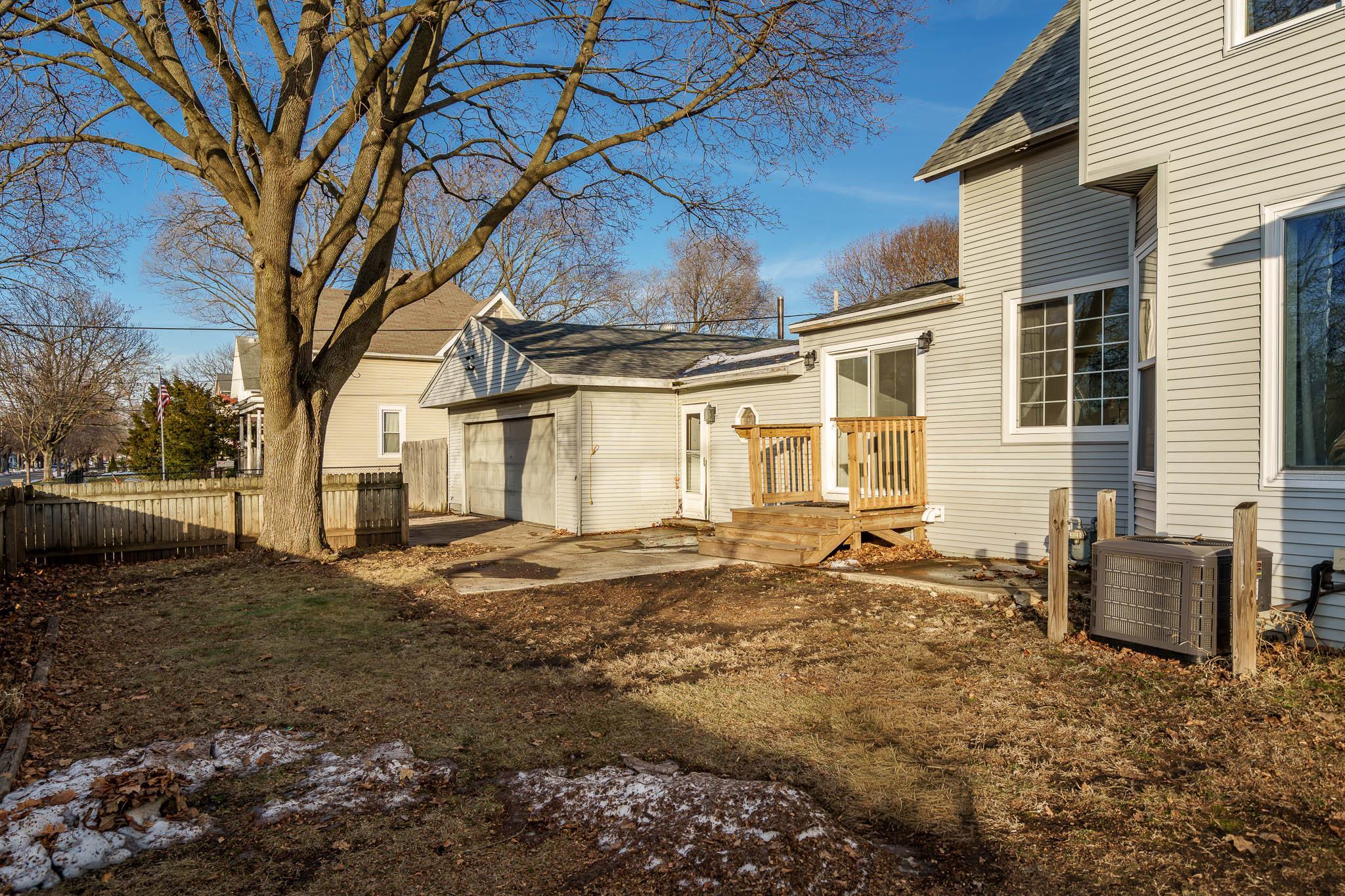 1123 Portland Avenue Beloit, WI 53511 - Photo 3 of 20