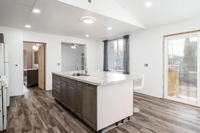 $169,999 | 1123 Portland Avenue, Beloit, WI 53511