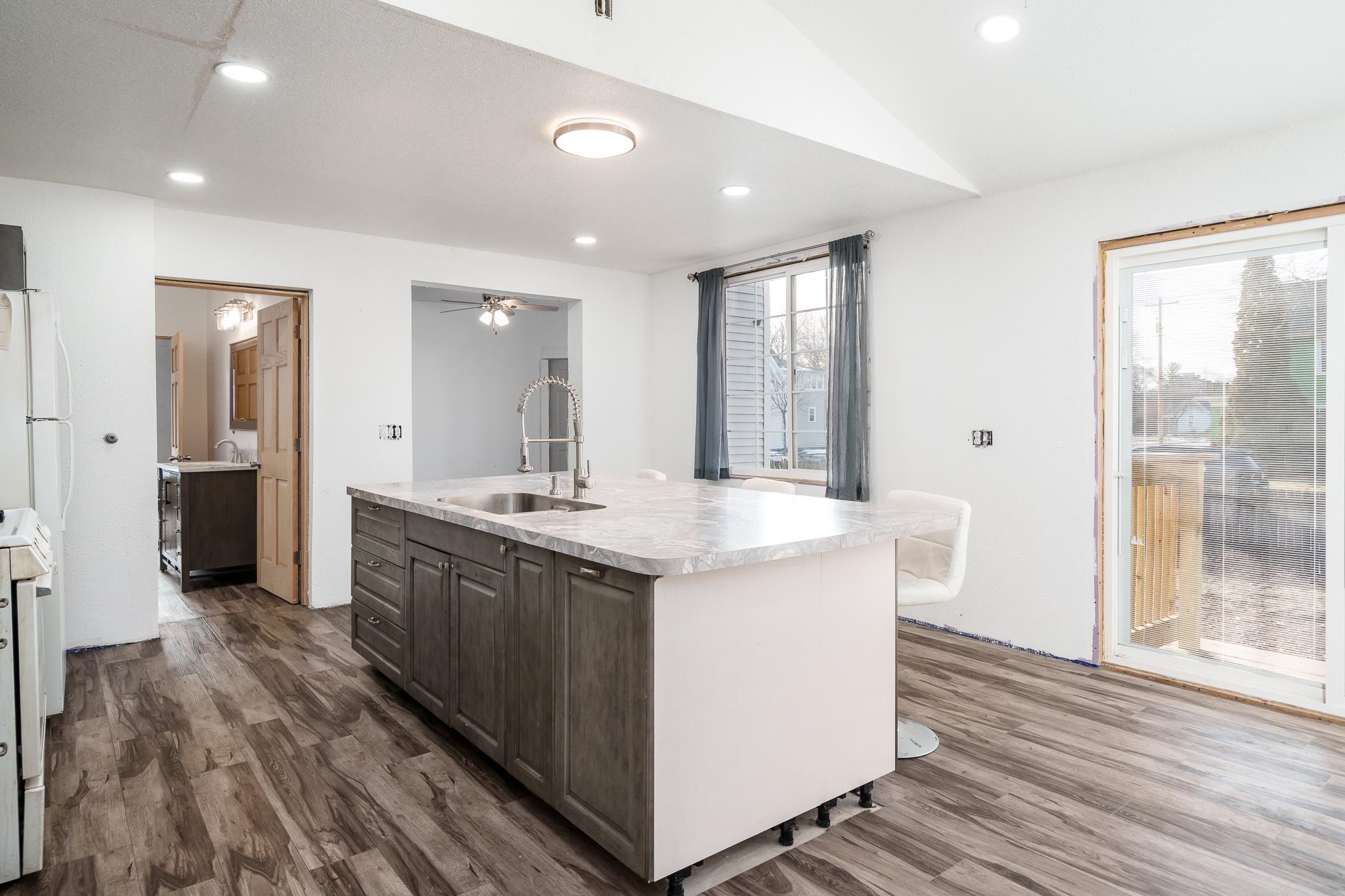 1123 Portland Avenue Beloit, WI 53511 - Photo 6 of 20