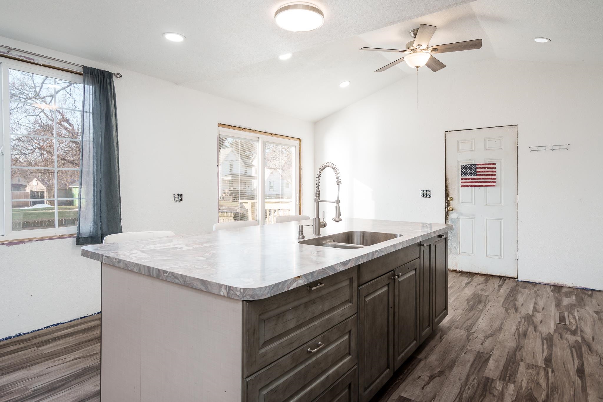 1123 Portland Avenue Beloit, WI 53511 - Photo 7 of 20