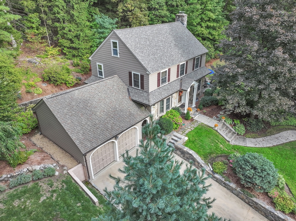 8 Old Colony Road Worcester, MA 01609 - Photo 4 of 42 Gallery Image 4