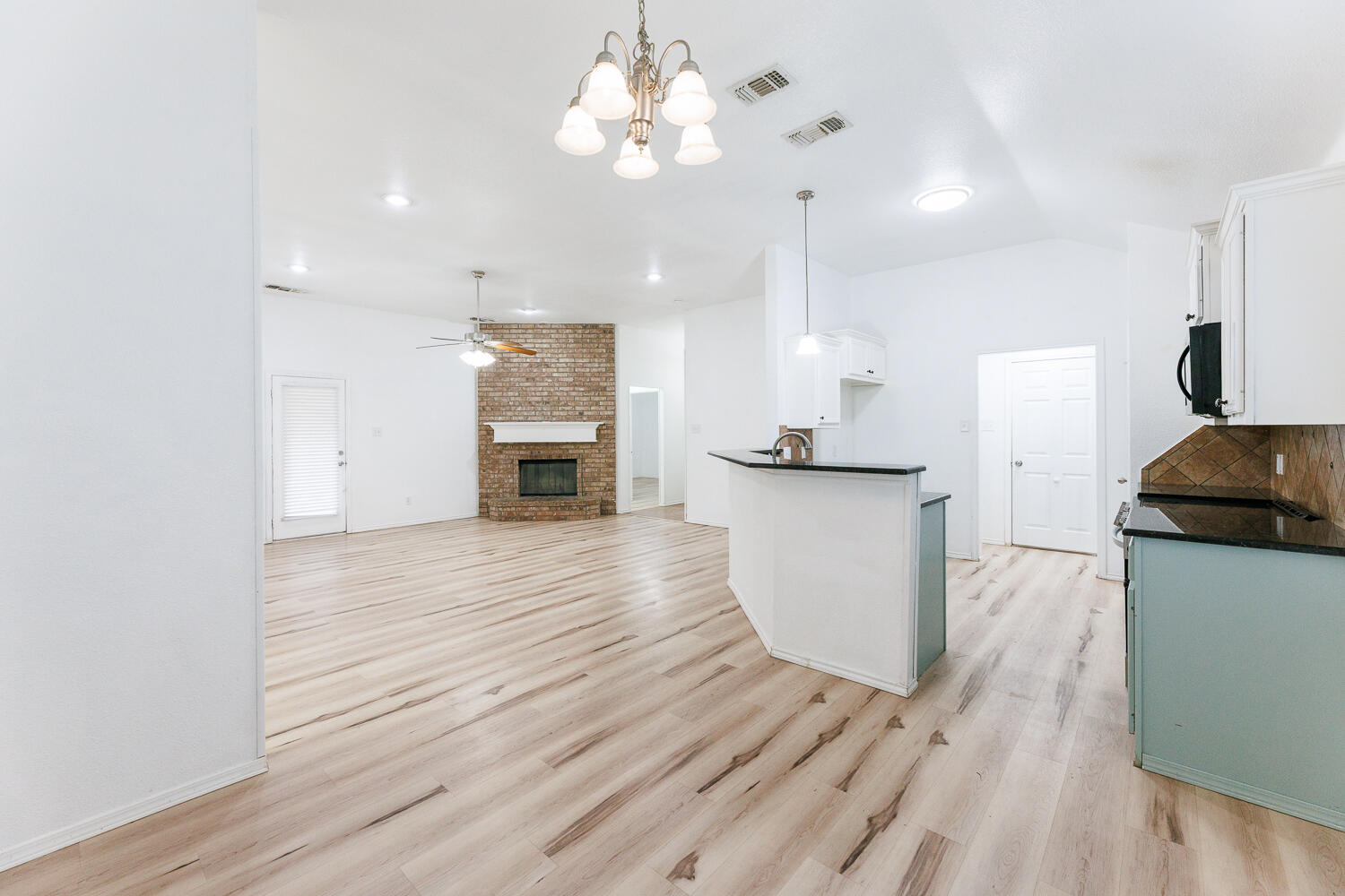 6906 37th Street Lubbock, TX 79407 - Photo 11 of 50 Dining Area
