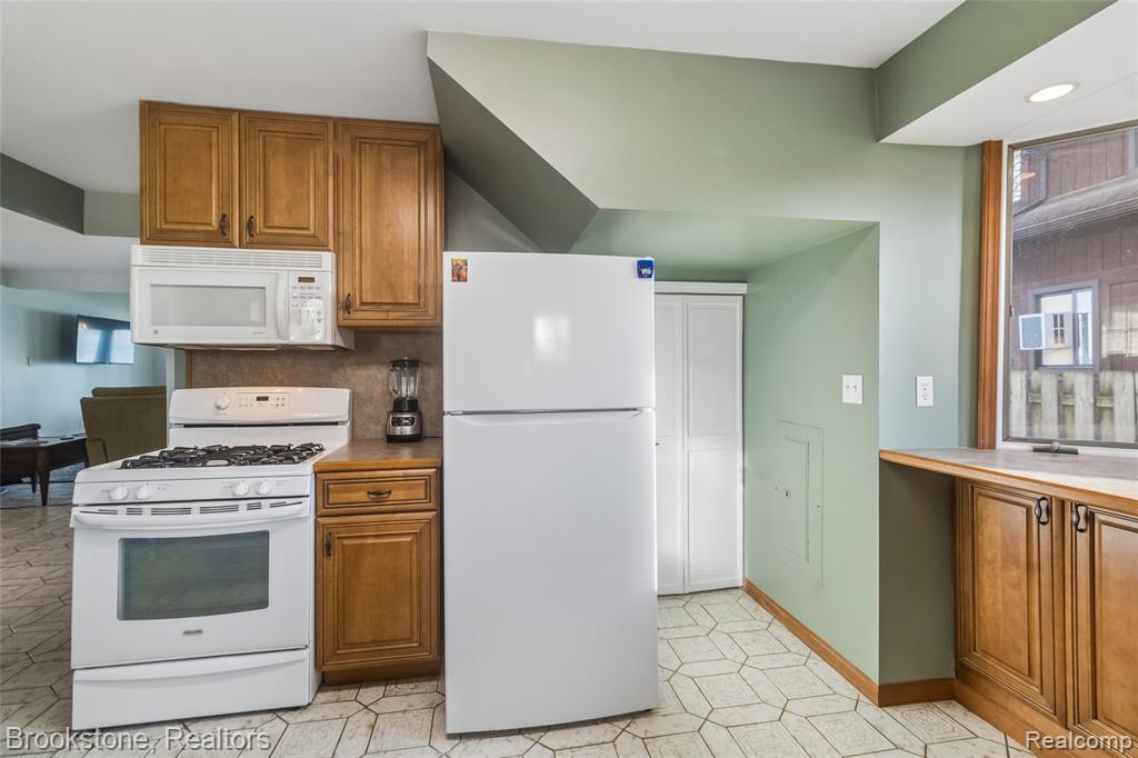 2230 Elm Street Algonac, MI 48001 - Photo 26 of 59