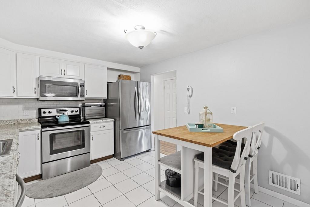 5 Brookbridge Road Peabody, MA 01960 - Photo 12 of 42 Gallery Image 12