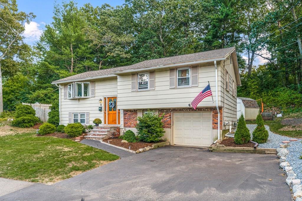 5 Brookbridge Road Peabody, MA 01960 - Photo 2 of 42 Gallery Image 2
