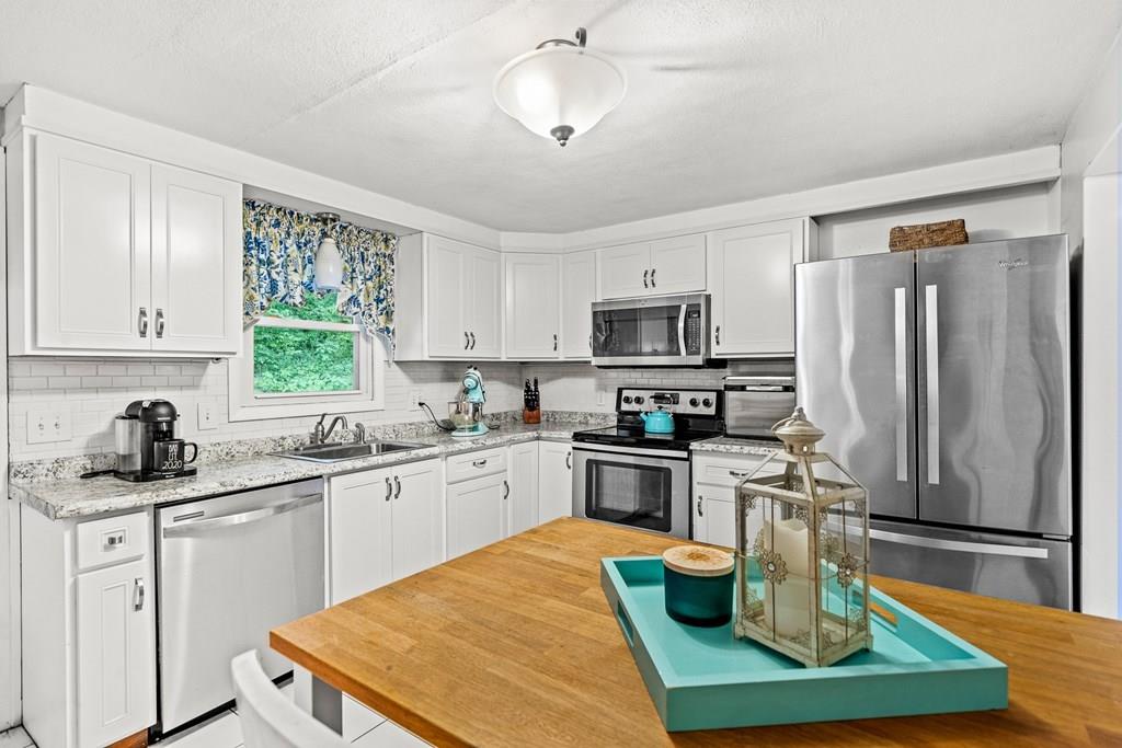 5 Brookbridge Road Peabody, MA 01960 - Photo 10 of 42 Gallery Image 10